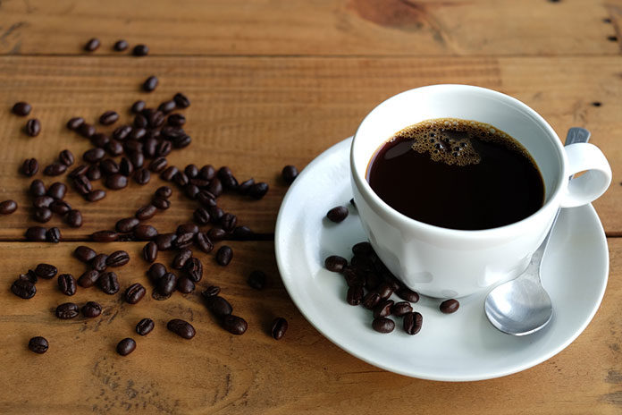 Kawa – dlaczego warto sięgnąć po czarny napój?