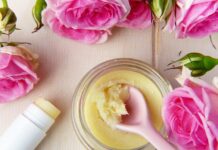 Jak utrzymać szminkę na ustach? Jak utrzymać szminkę na ustach?