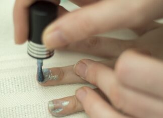 Ile trzyma się keratyną na włosach? Ile trzyma się keratyną na włosach?