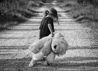 Kiedy dziecko siedzi na kolanach? Kiedy dziecko siedzi na kolanach?