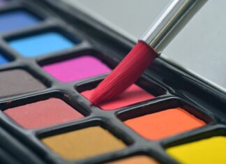 Jak malować oczy po 50 roku życia? Jak malować oczy po 50 roku życia?