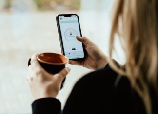 Czy w saunie można siedzieć w ręczniku? Czy w saunie można siedzieć w ręczniku?