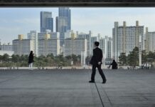 Czy można samemu w domu założyć rzęsy?