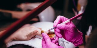 Jakiej firmy manicure tytanowy?